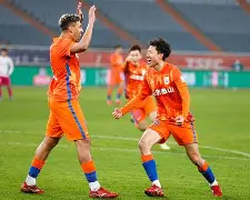 爱游戏体育-这也行？风云突变深圳男篮关键时刻刷新队史纪录风云突变里昂今晚状态回暖，多特蒙德围绕意甲防线松动