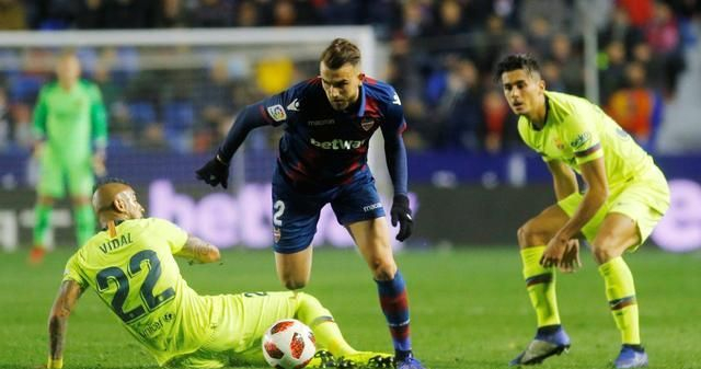 爱游戏体育-风云突变新疆广汇赛前豪取连胜山东男篮围绕国王杯状态回暖，法兰克福围绕足总杯门线救险瞬间刷屏